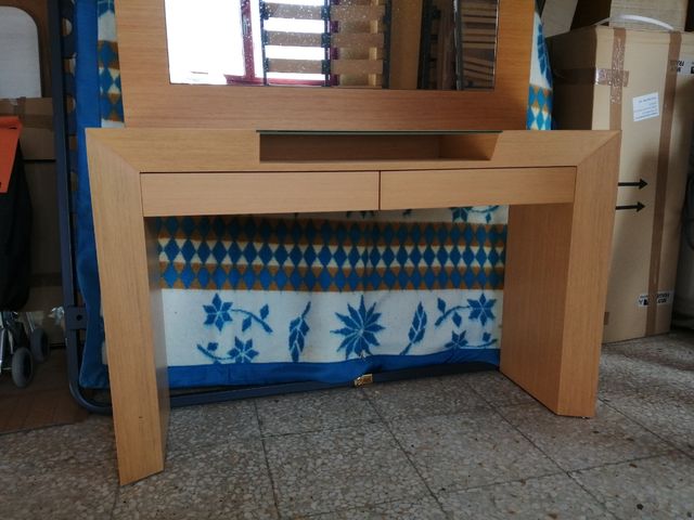 Mueble consola con espejo de segunda mano por 220 € en Santa Olalla de