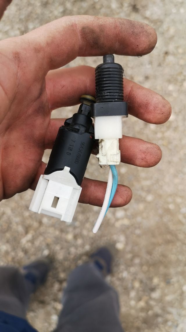 Pulsadores de freno xsara picasso