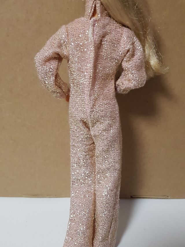 MONO CON BRILLOS PARA BARBIE TRESSY SINDY