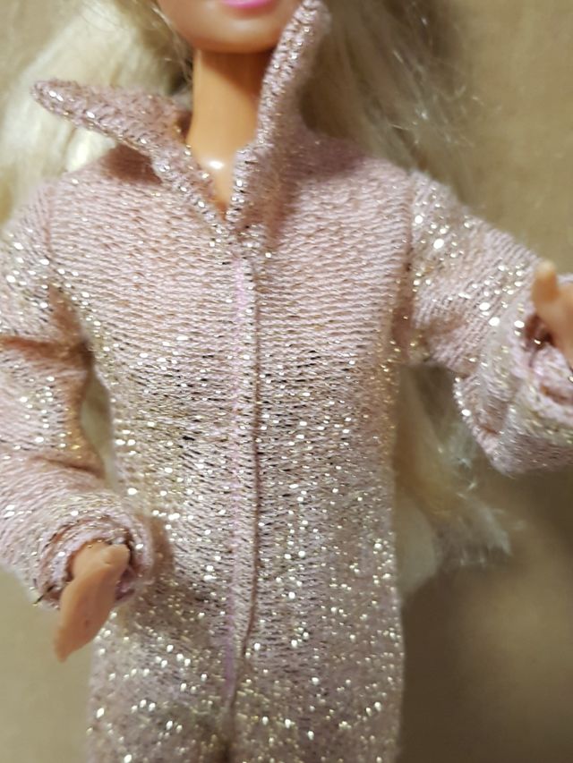 MONO CON BRILLOS PARA BARBIE TRESSY SINDY