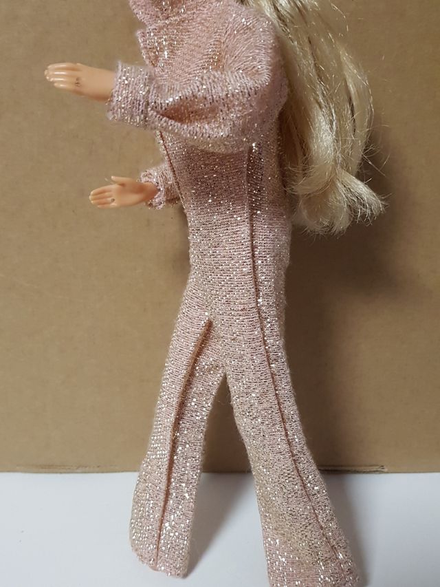 MONO CON BRILLOS PARA BARBIE TRESSY SINDY