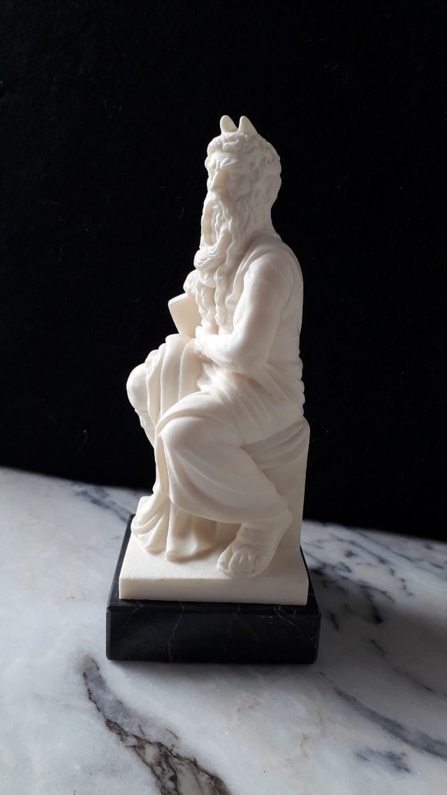 Figura de Moisés.