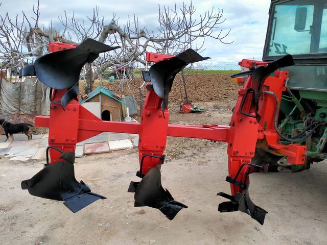 Vertederas hidráulicas giratorias