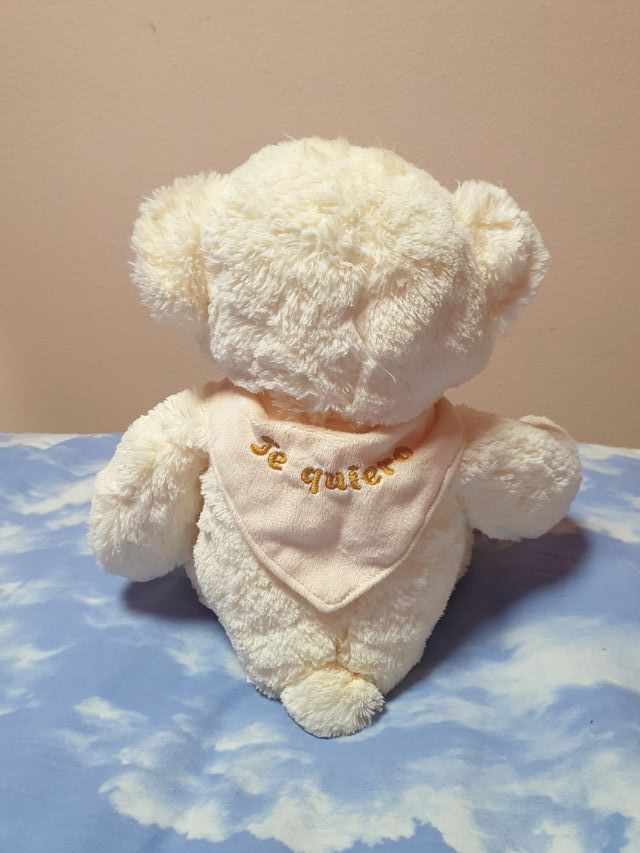 Oso de peluche tamaño mediano