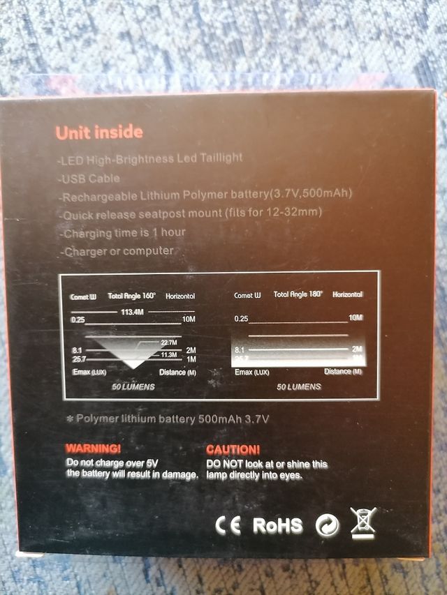 Luce led posteriore per bicicletta ricaricabile con telecomando.