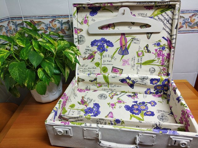 MALETA VINTAGE TOTALMENTE RESTAURADA