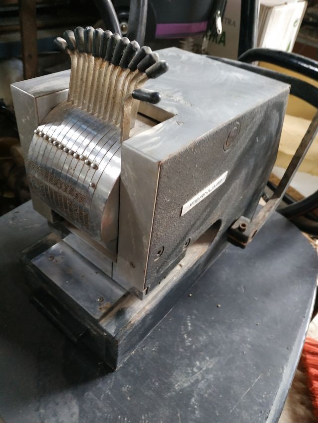 maquina picar billetes