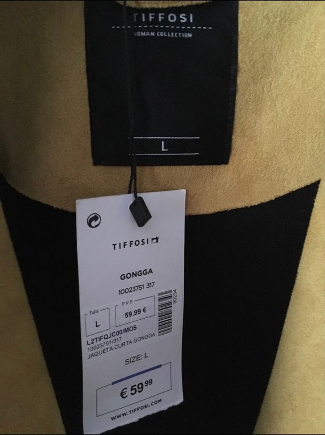 TIFFOSI Mujer Chaqueta corta. T-L. Nueva.