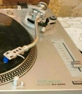 Tocadiscos AKYAMA DJ 2000