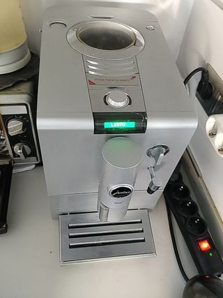 Cafetera Jura Ena 5 de segunda mano por 315 EUR en Getafe en WALLAPOP