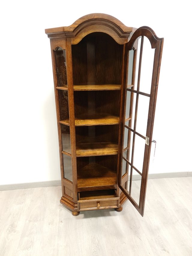 Vitrina Rustica de esquina .