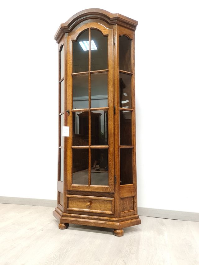 Vitrina Rustica de esquina .