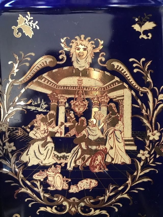 Posaobjetos cenicero en porcelana y oro