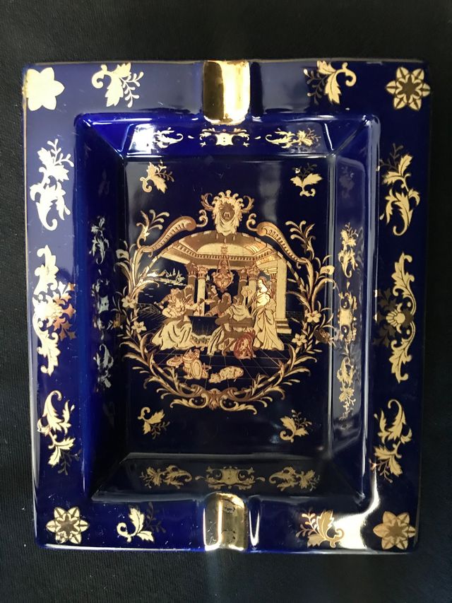 Posaobjetos cenicero en porcelana y oro