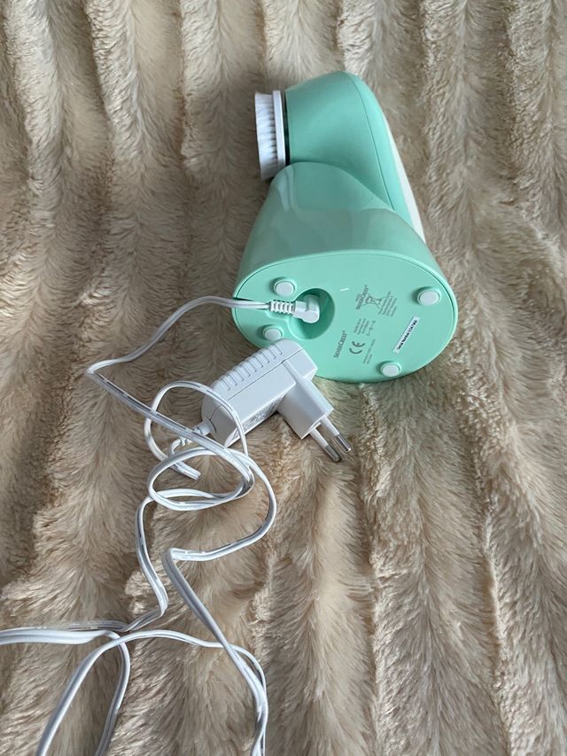 Cepillo eléctrico facial