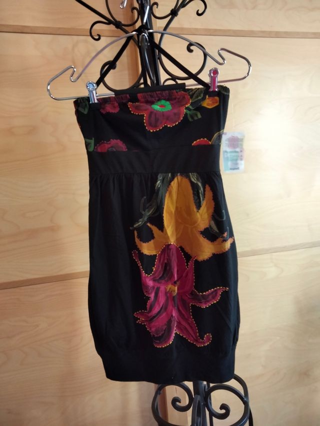 Vestido Negro Desigual
