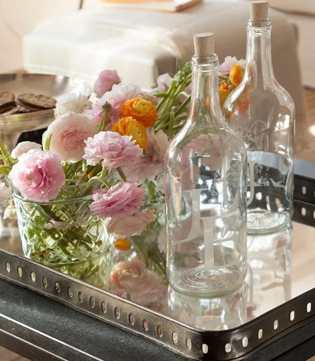 Dos Damajuanas pequeñas.