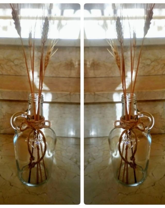 Dos Damajuanas pequeñas.