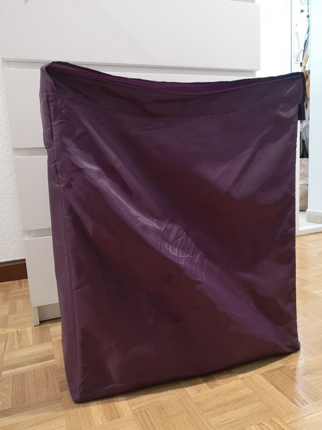 Cesta ropa de segunda mano por 5 € en Madrid en WALLAPOP