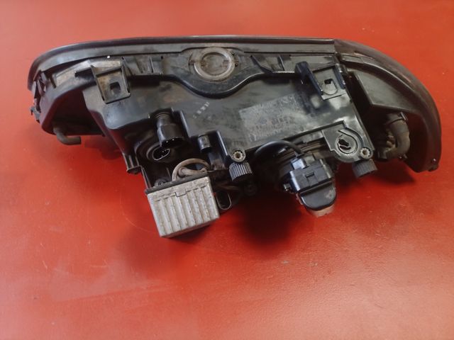 Faro delantero derecho BMW E39 xenon