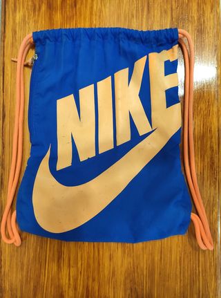 Mochila de cuerdas NIKE de segunda mano por 5 EUR en Valdemoro en WALLAPOP