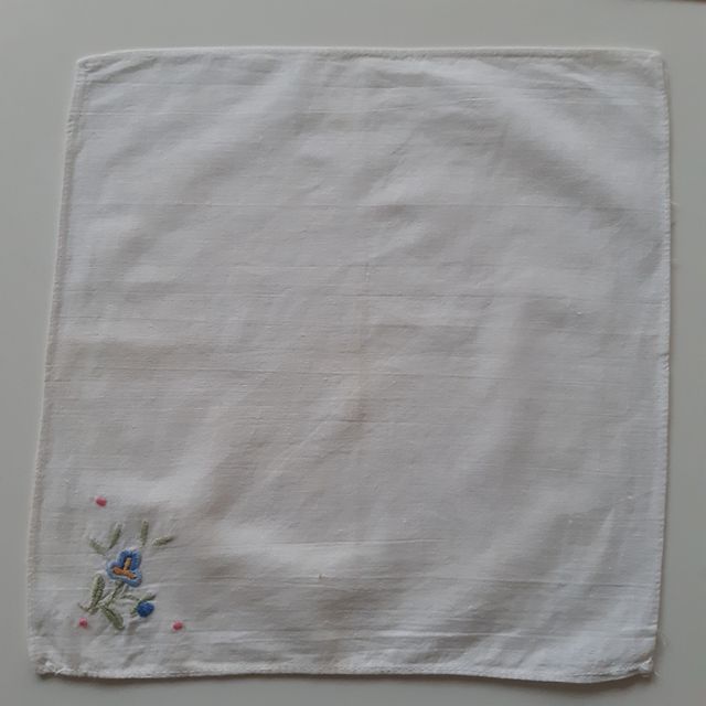 juego 4 servilletas con decoración de flor