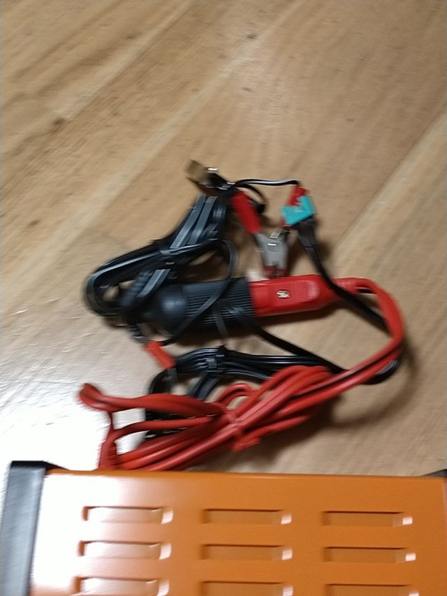 vendo cargador de baterías nuevo