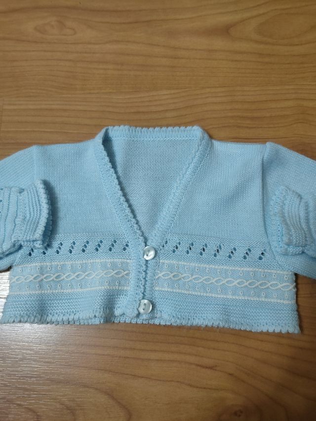 bolero punto fino bebé talla 6 meses
