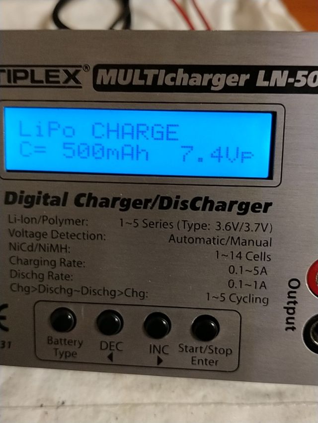 cargador de baterías de varios tipos