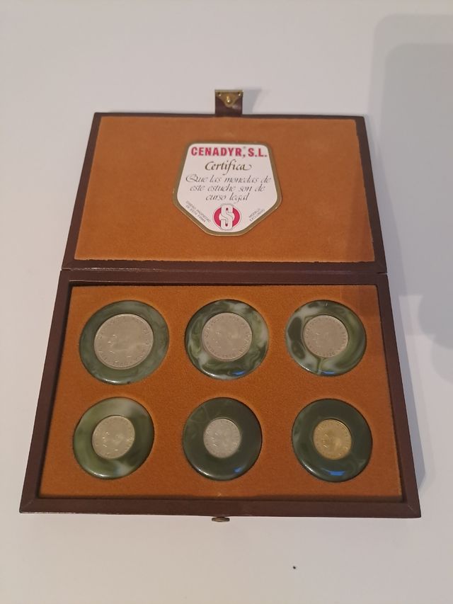 ESTUCHE PIEL MONEDAS ESPAÑA 82