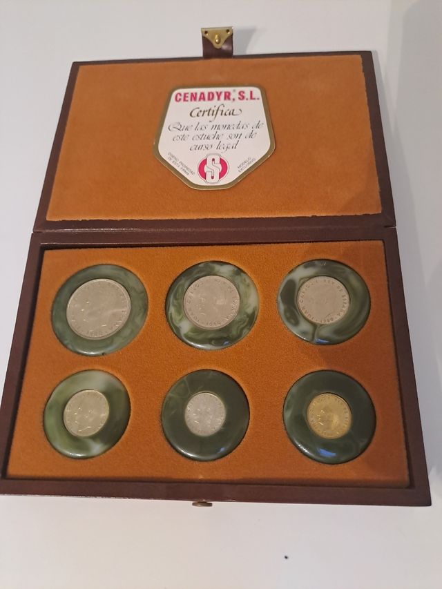 ESTUCHE PIEL MONEDAS ESPAÑA 82