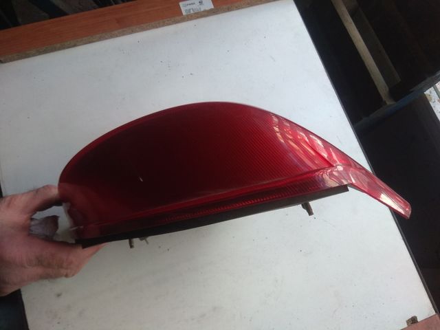 Piloto trasero izquierdo Ford Fiesta año '98 nuevo