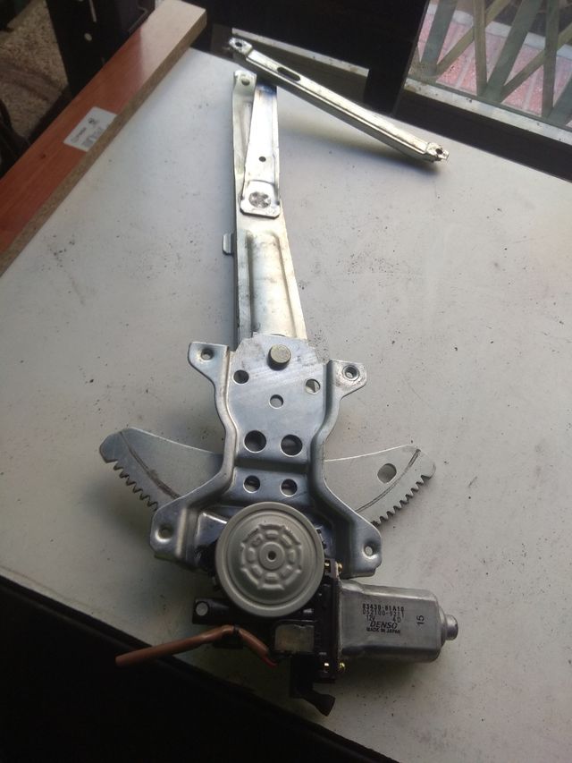 Elevalunas delantero derecho Suzuki Jimny