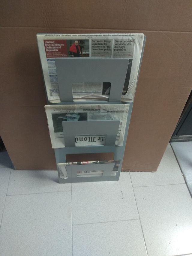 revistero Ikea , estateria acero inoxidable