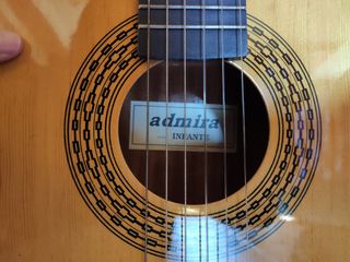 Guitarra Admira Infante de segunda mano por 60 EUR en Villapendi en WALLAPOP