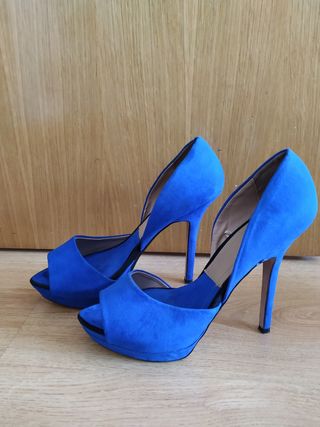Zapatos azules de Zara de segunda mano por 9 EUR en Torrejón de Ardoz en  WALLAPOP