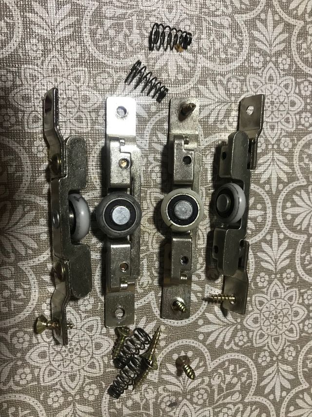 Mecanismo puerta corredera mueble colgante