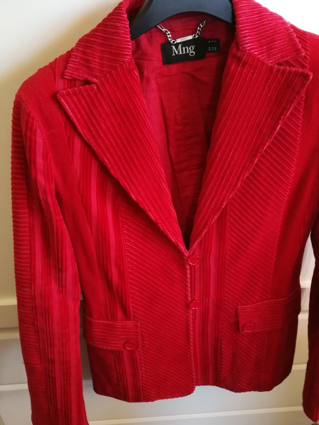 Blaizer roja de Mango