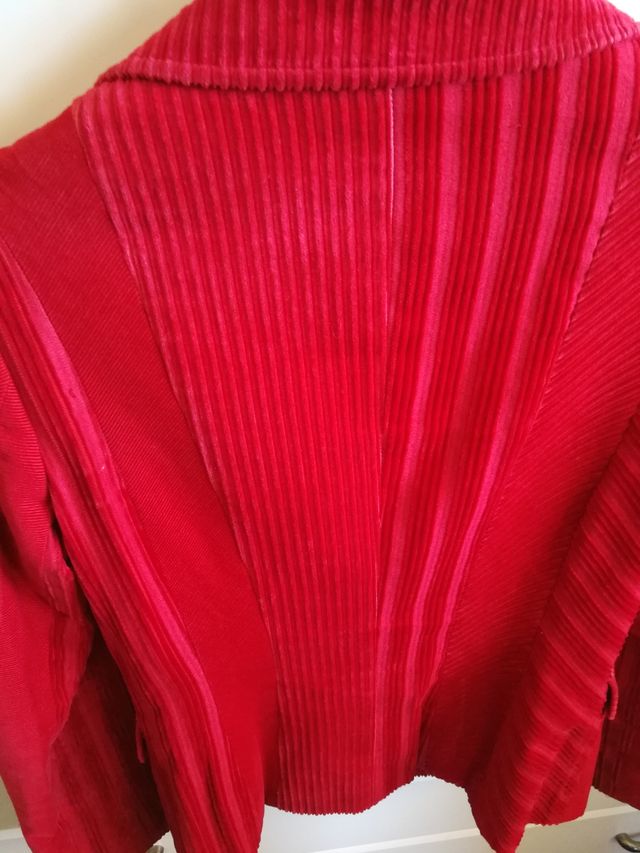 Blaizer roja de Mango