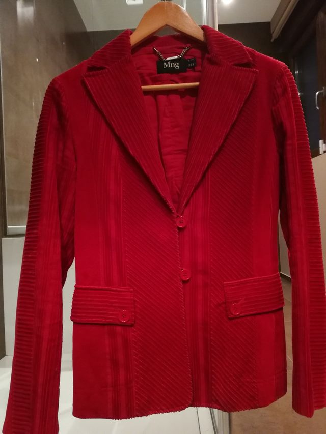 Blaizer roja de Mango