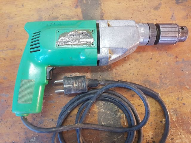 taladro con percutor 600w