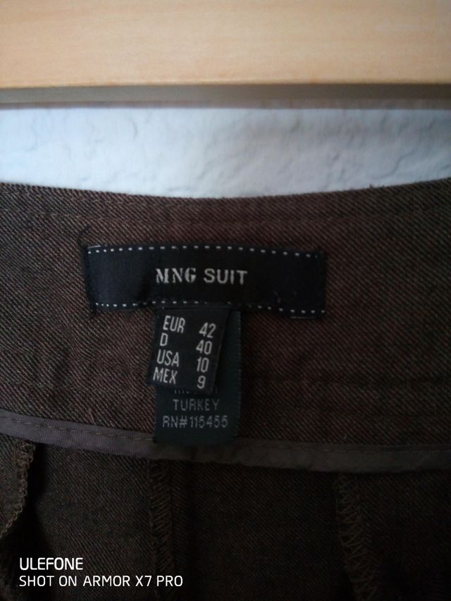 Pantalones Mango Suite, T42, color marrón tabaco