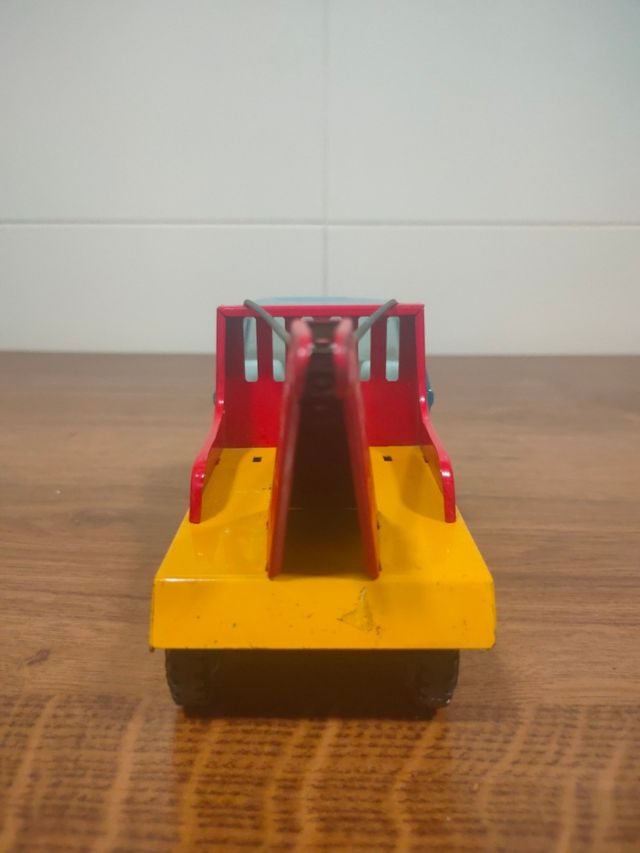 Grúa Gozan metálica años 70 