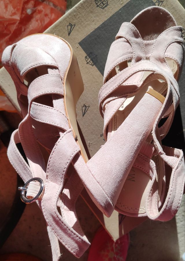 sandalias de verano color rosa