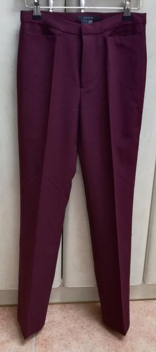 Pantalón granate mujer. Zara. de segunda mano por 10 EUR en Sarriena en  WALLAPOP