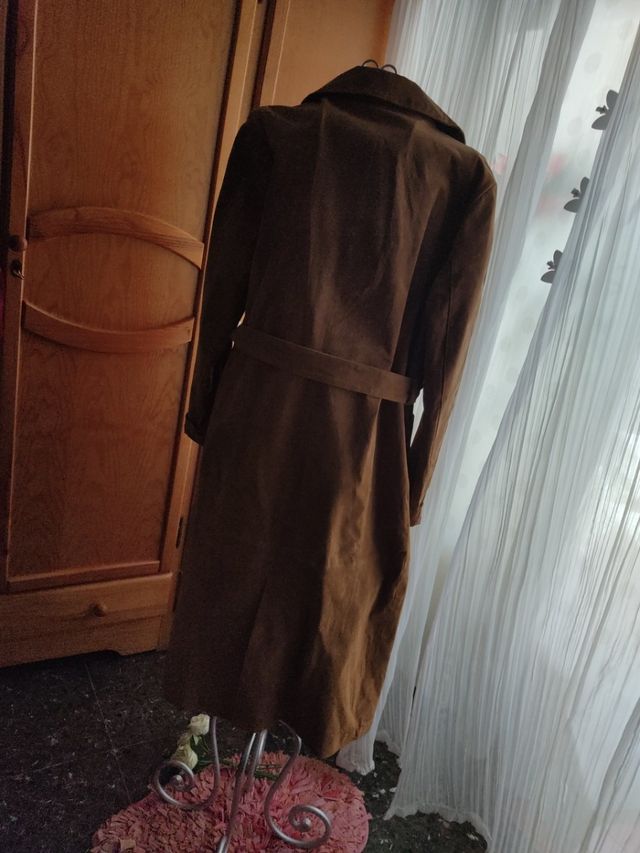 Abrigo,ante natural.Talla L,pero amplia.