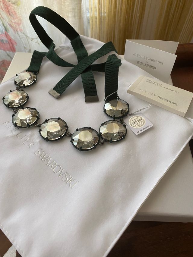 Collar cristales Swarovski de lujo.