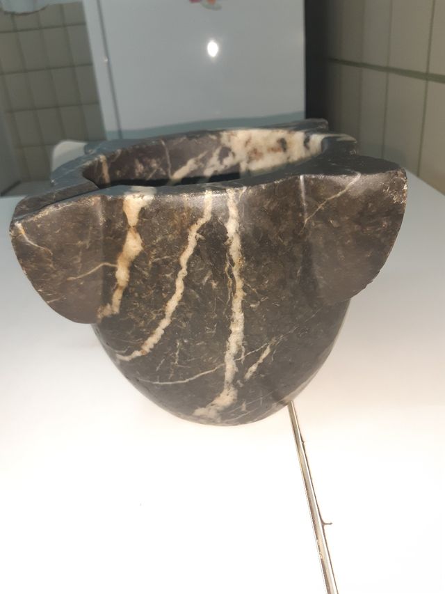 Almirez negro verdoso muy antiguo bajada de precio