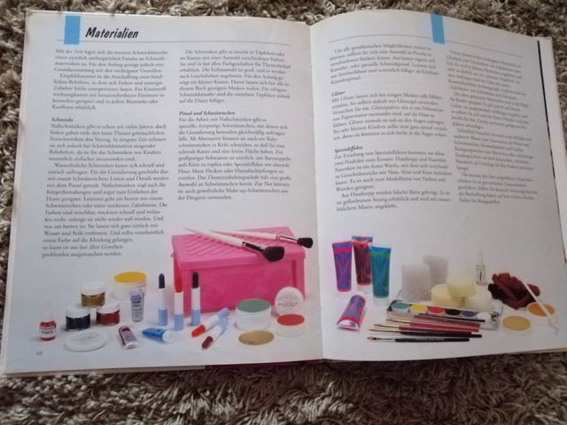 Toll geschminkt von kopf bis fub