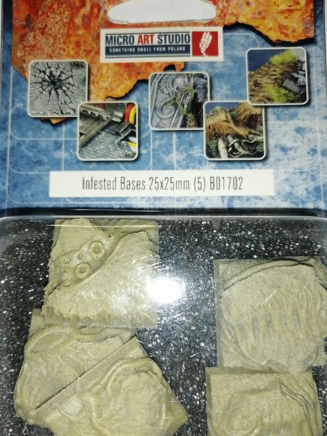 Peanas 25x25 MicroArt H 2070 Infested.
